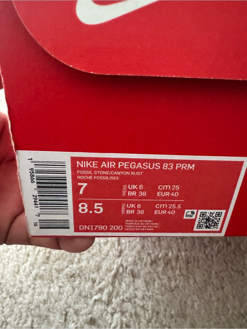 Nike Women’s Low-Top Sneakers in Light Beige and Brown - Picture 3 of 3